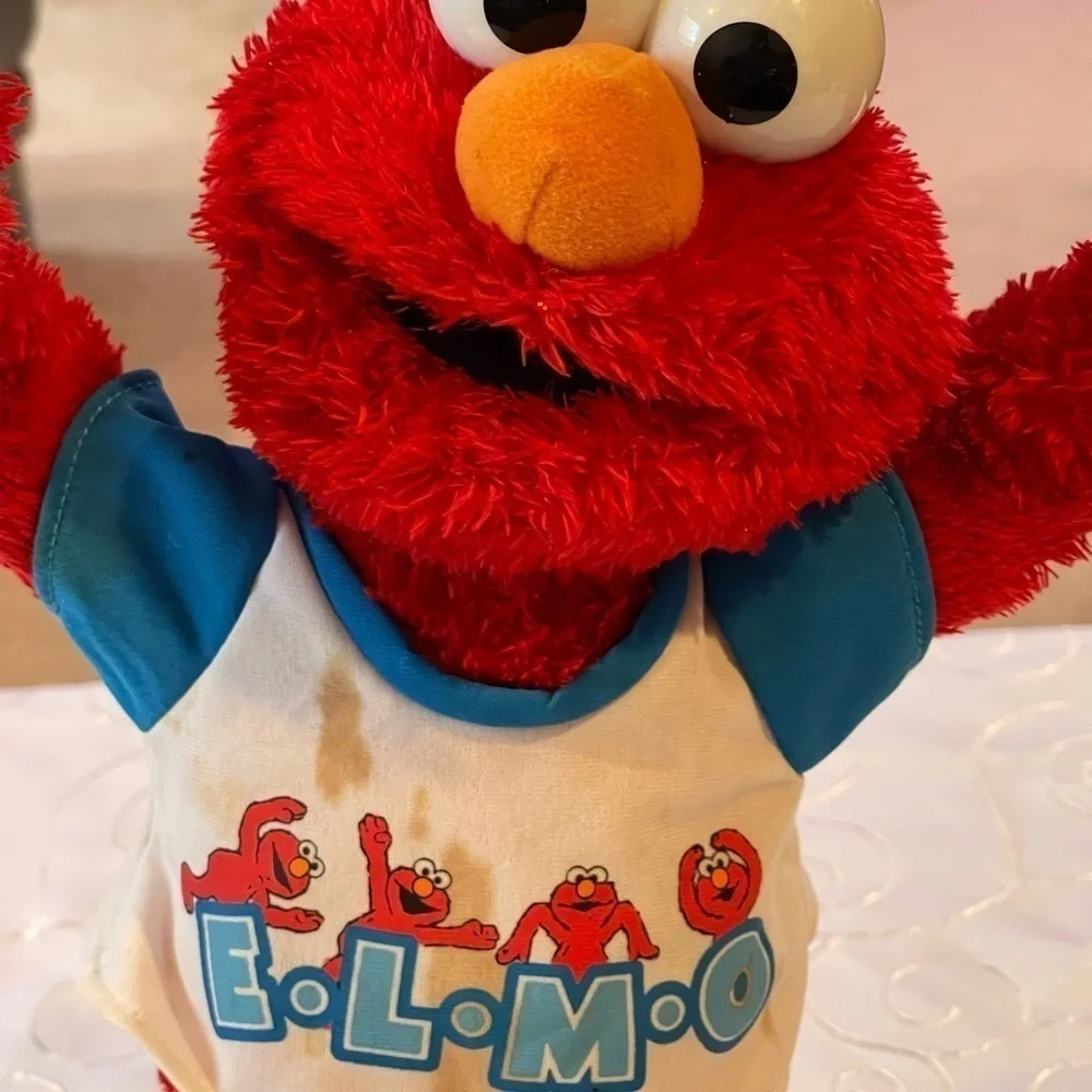 Fisher-Price E-L-M-O (YMCA) Singing & Dancing Elmo -2003
